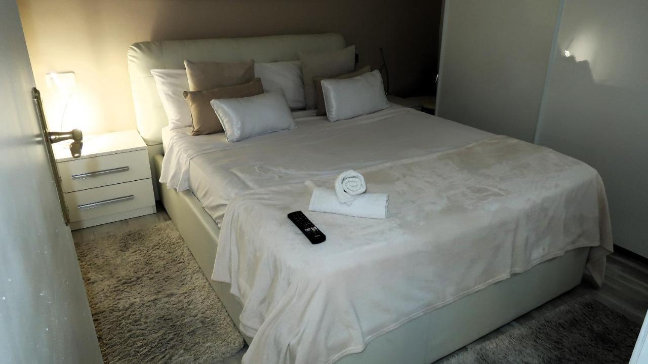 Entire Apartment , 2 Bedrooms Newly Remodeled Center Sitges Barcelona Buitenkant foto