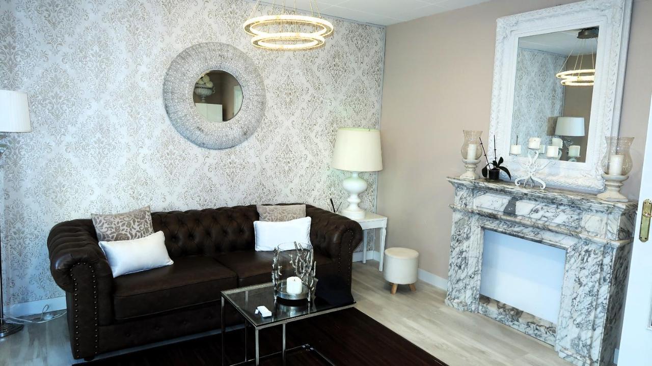 Entire Apartment , 2 Bedrooms Newly Remodeled Center Sitges Barcelona Buitenkant foto