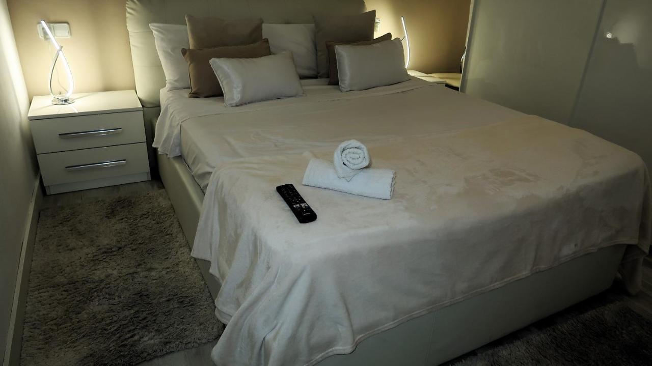 Entire Apartment , 2 Bedrooms Newly Remodeled Center Sitges Barcelona Buitenkant foto